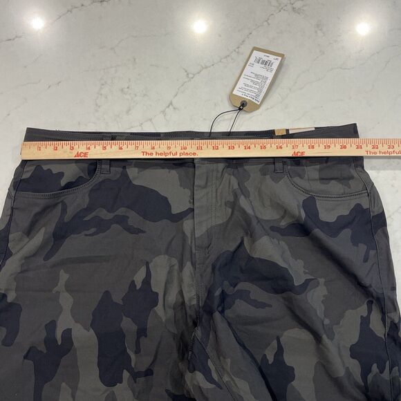 Prana Womens Halle Short Plus II Camo 20 W x 7" Standard Fit Stretch UPF Shorts - Picture 7 of 16